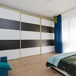 Appartement Superapart Grochowska 136, Very Close To The Mon Hospital On Saszerow Street