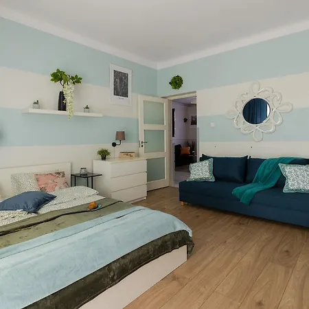 Apartment Superapart Grochowska 136, Very Close To The Mon Hospital On Saszerow Street *
