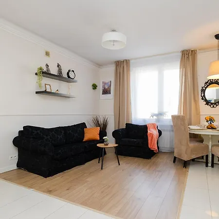 Apartment Superapart Grochowska 136, Very Close To The Mon Hospital On Saszerow Street *