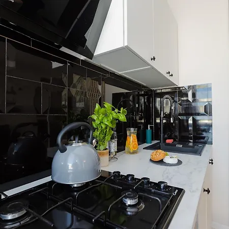 Superapart Grochowska 136, Very Close To The Mon Hospital On Saszerow Street