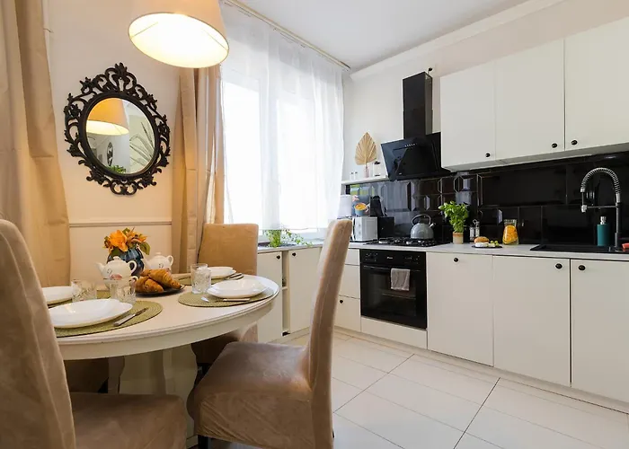 Superapart Grochowska 136, Very Close To The Mon Hospital On Saszerow Street Varsóvia